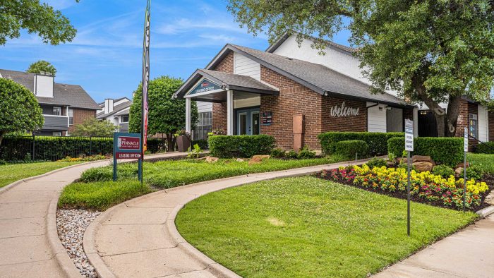 The Pinnacle Apartments Leasing Office