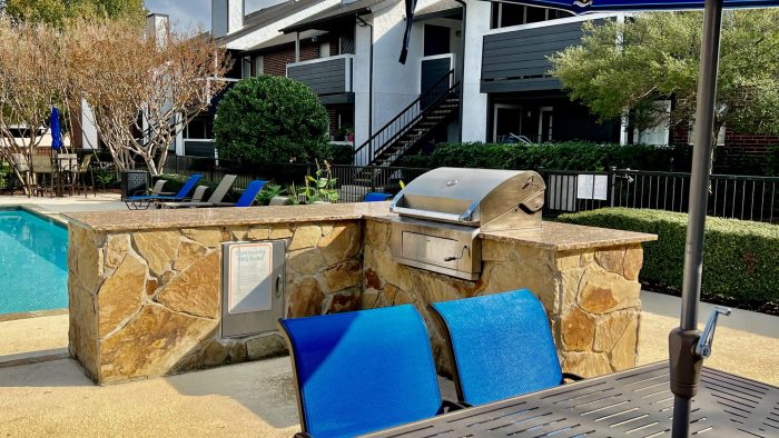 The Pinnacle Apartment Outdoor Sitting Area