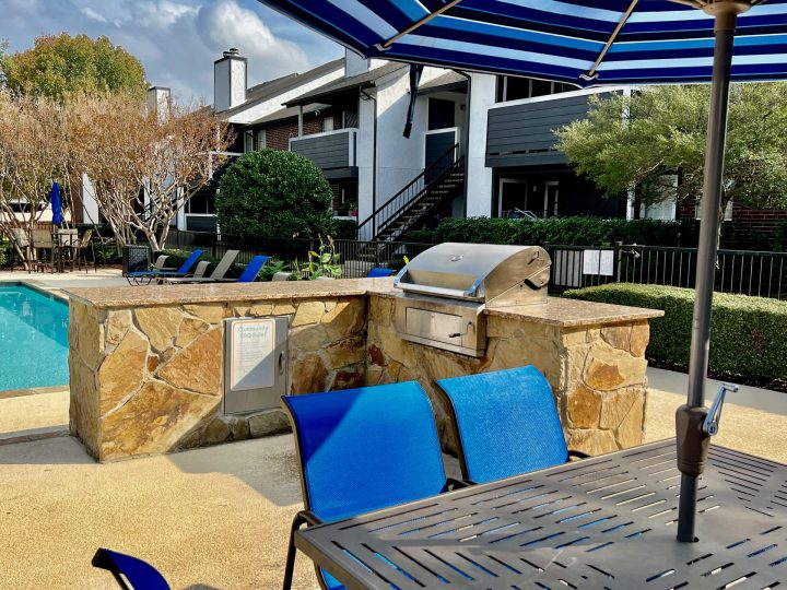 The Pinnacle Apartment Outdoor Sitting Area